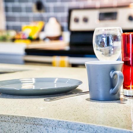 20South Lux Apartments 1Br 킹스톤 외부 사진